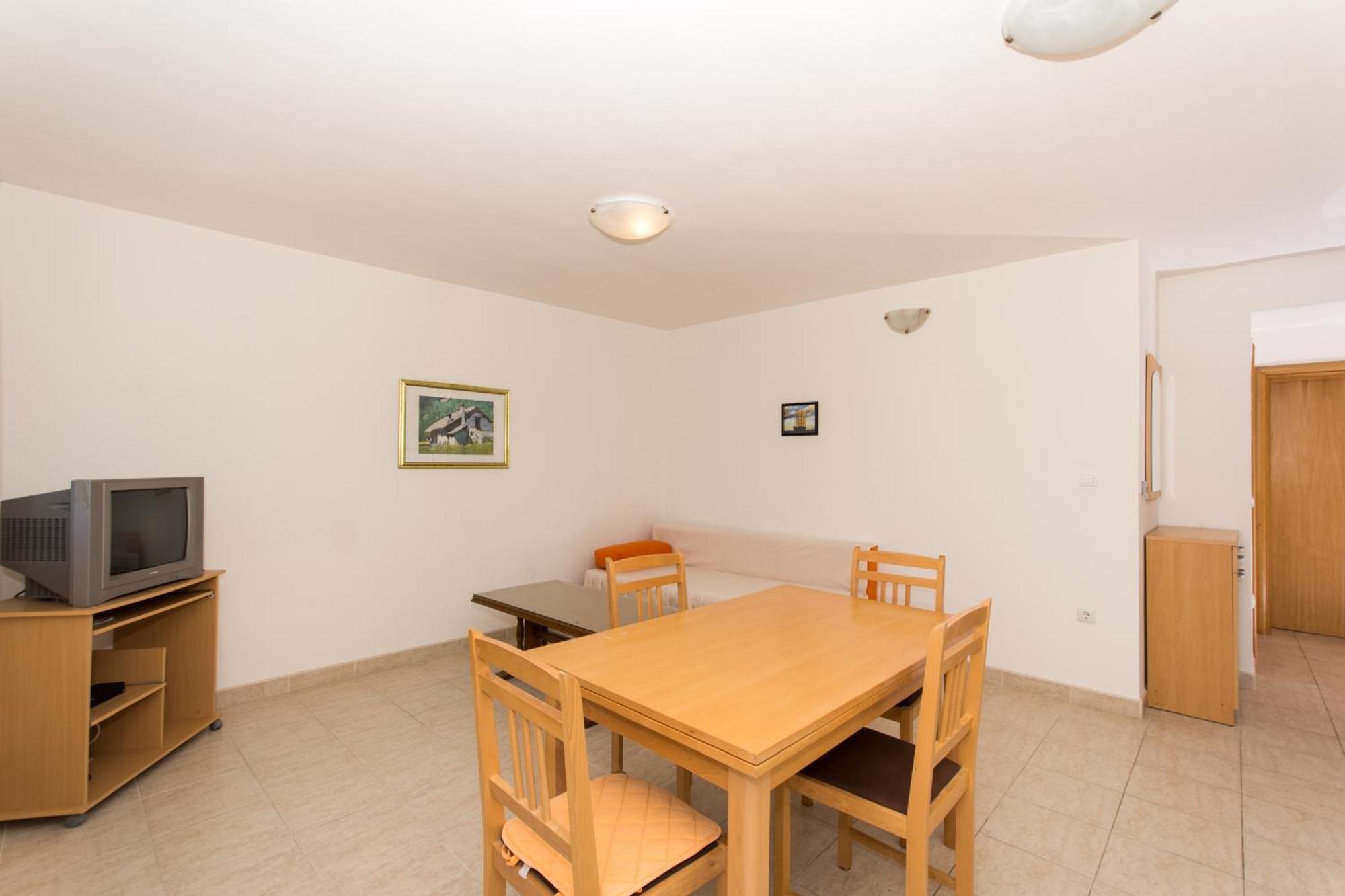 Apartments Marinana Ражань Экстерьер фото