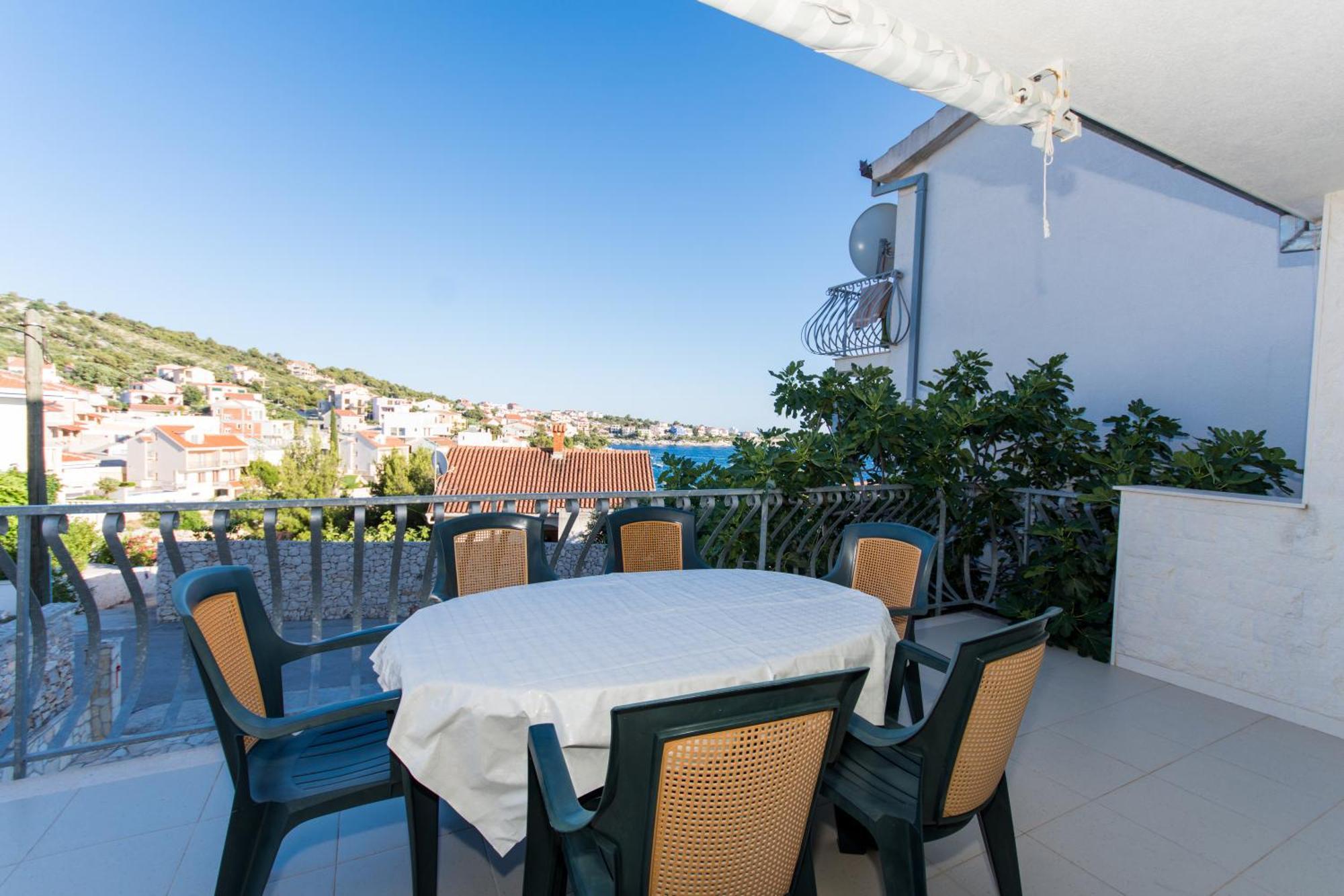 Apartments Marinana Ражань Экстерьер фото