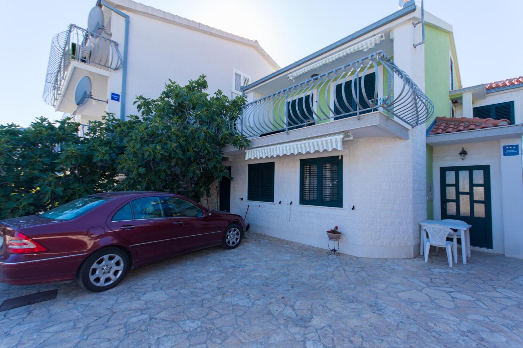 Apartments Marinana Ражань Экстерьер фото