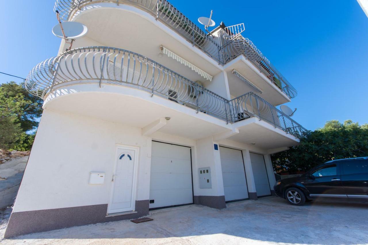 Apartments Marinana Ражань Экстерьер фото