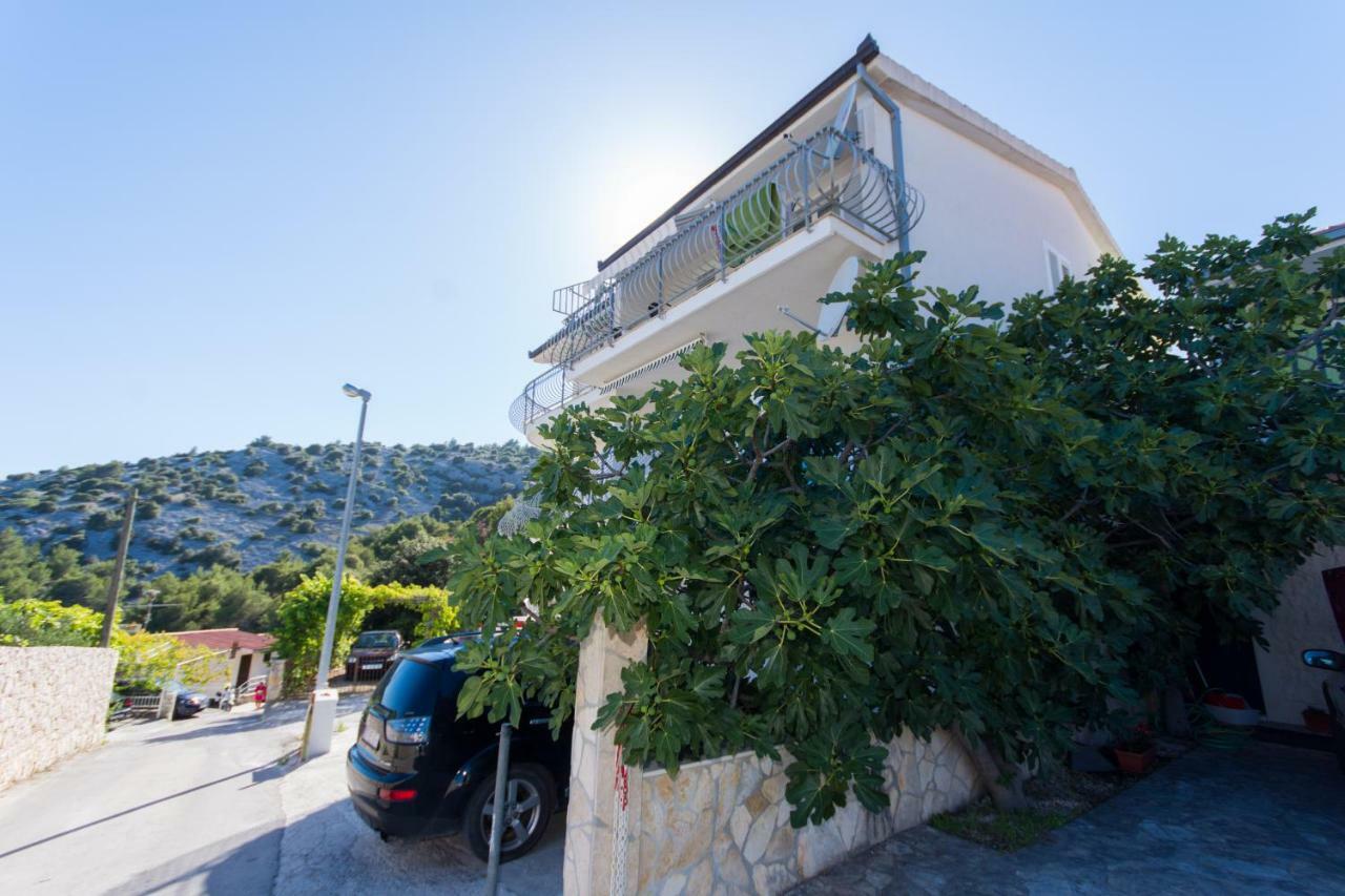 Apartments Marinana Ражань Экстерьер фото