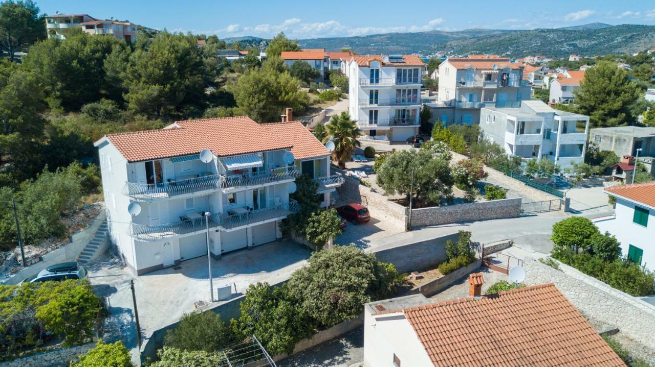 Apartments Marinana Ражань Экстерьер фото
